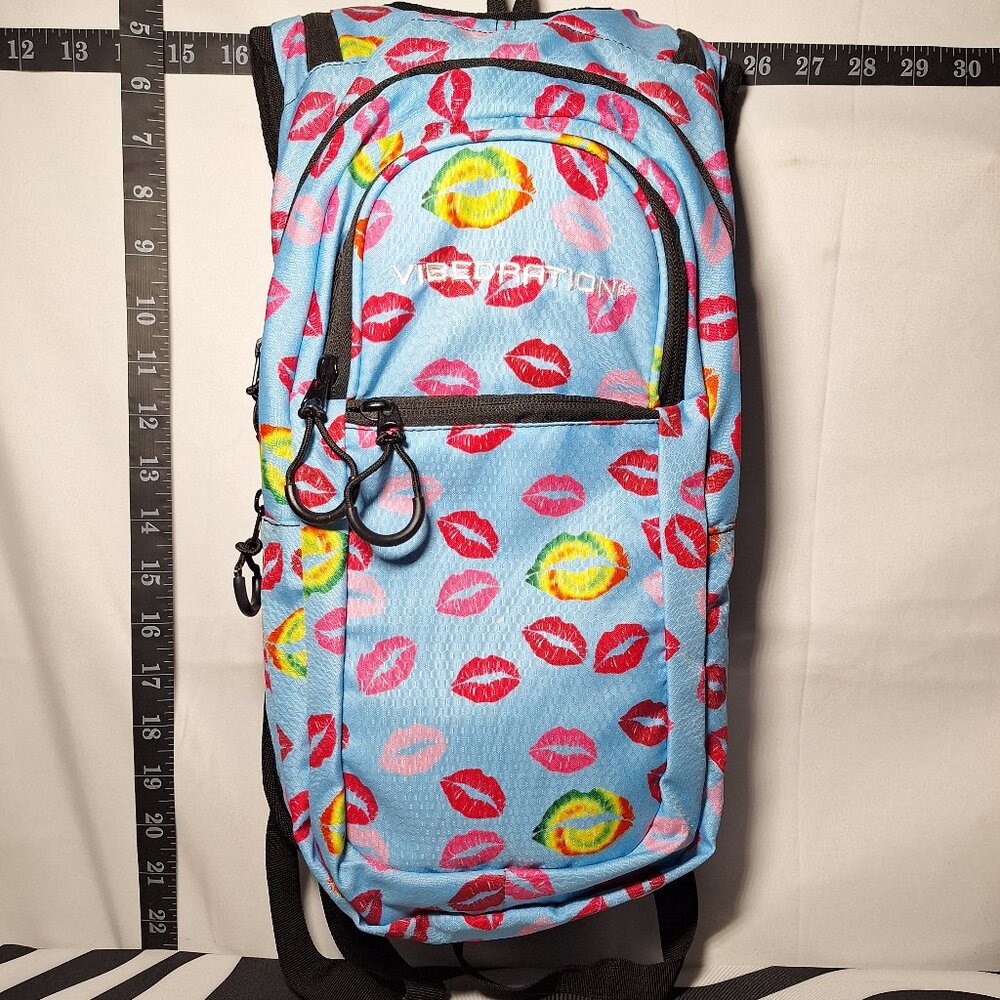 Vibedration Hydration Backpack with bladder - Blue w/ Red+ Kisses (NWOT??)